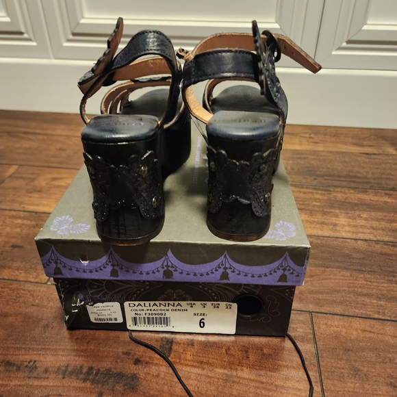 Anna Sui Bed Stu Black and Navy Platform Sandals Free People - Picture 4 of 7